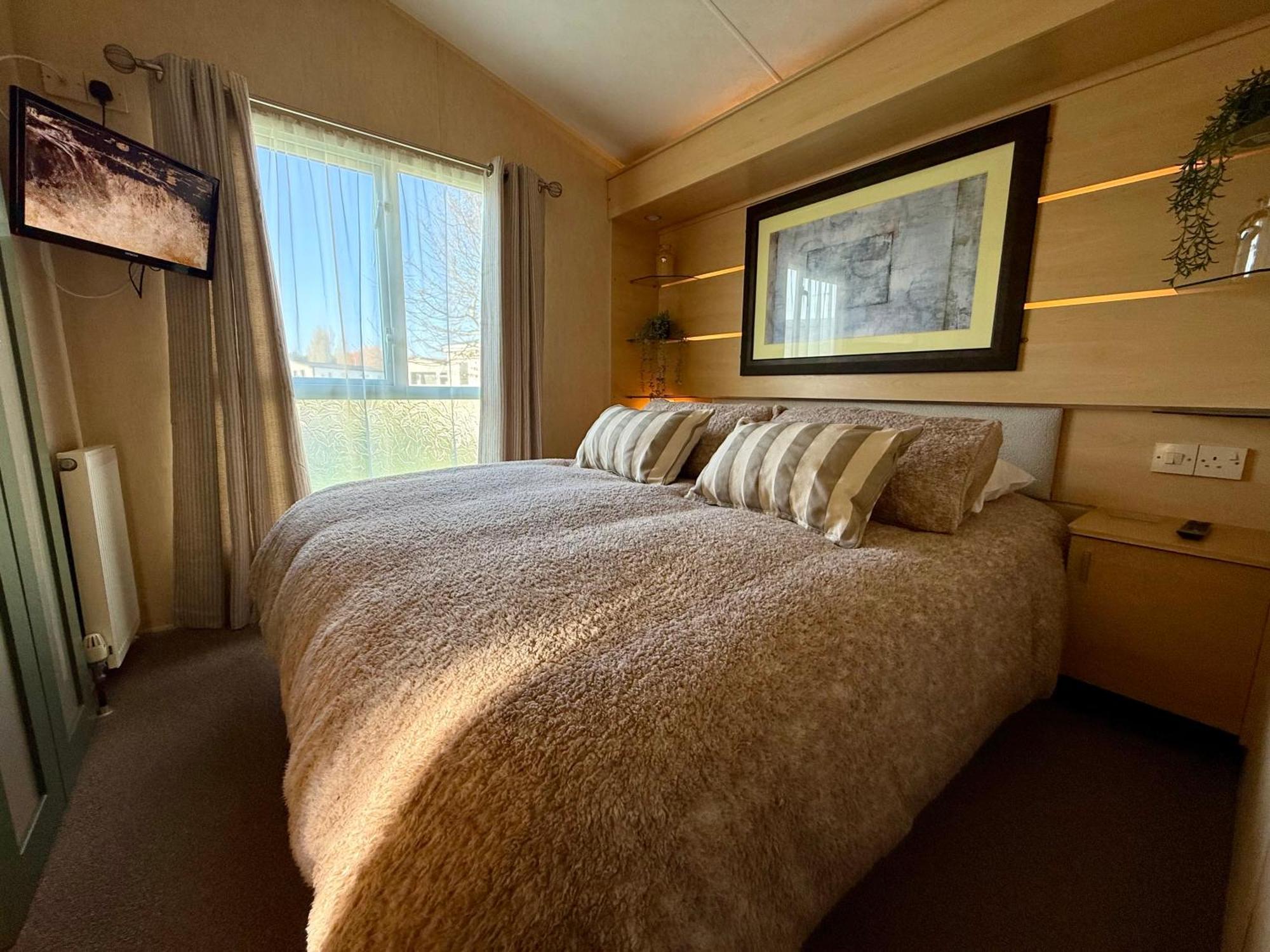 Stylish Inviting 2 Bedroom Caravan With Sea View East Mersea Exterior foto
